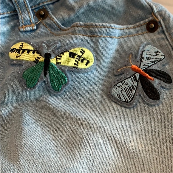 Girls cutoff style Jean shorts with butterflies - Picture 6 of 7